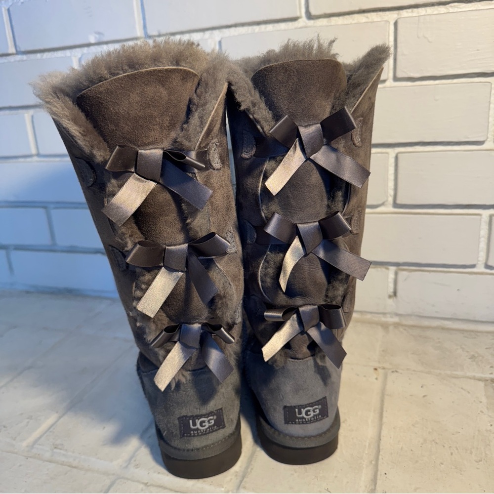 UGG Women's Bailey Bow Winter Boot Size 8 UGG S/N 1007308
